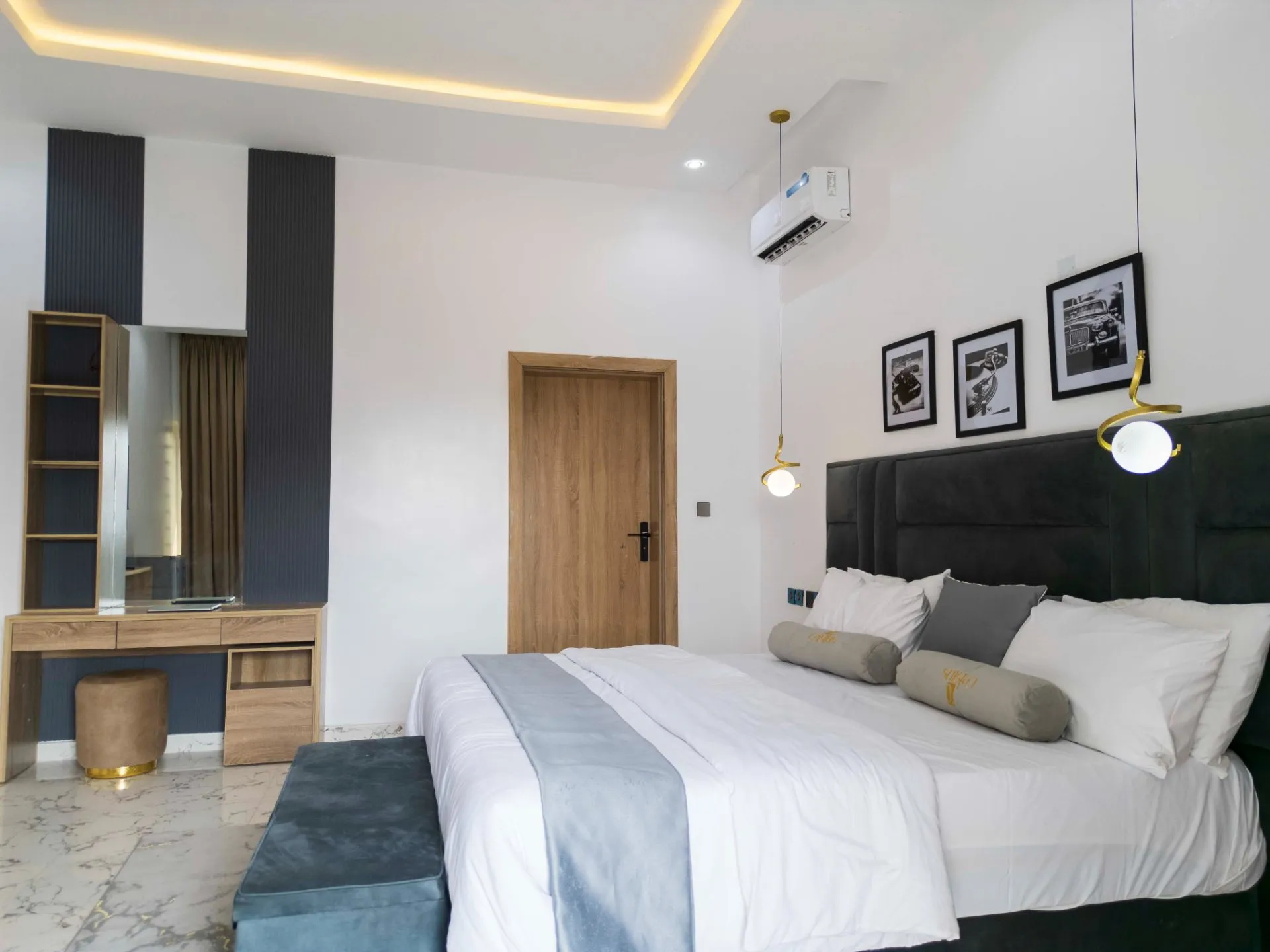 Luxury 4-bedroom Duplex property photo