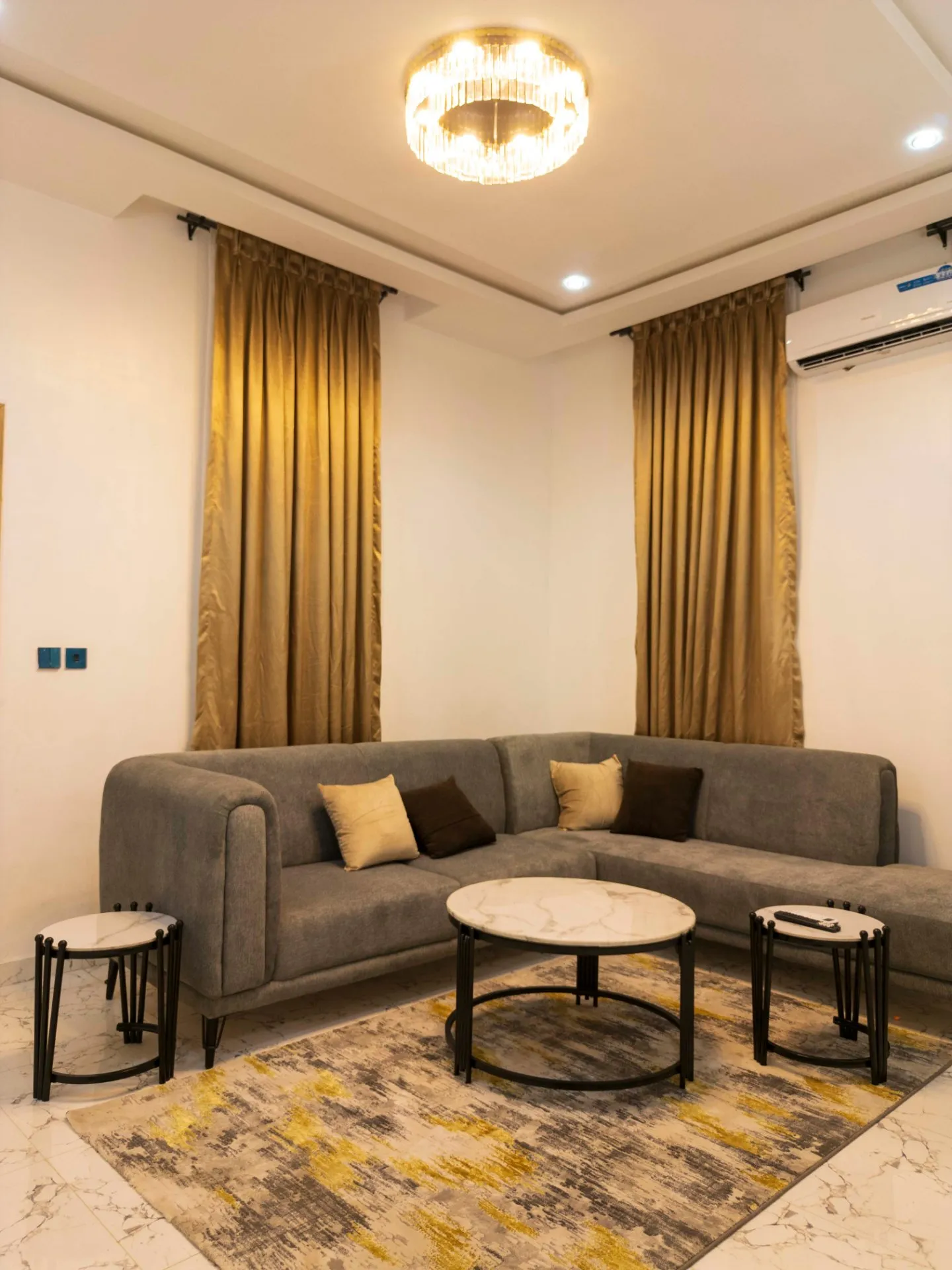 Luxury 4-bedroom Duplex property photo