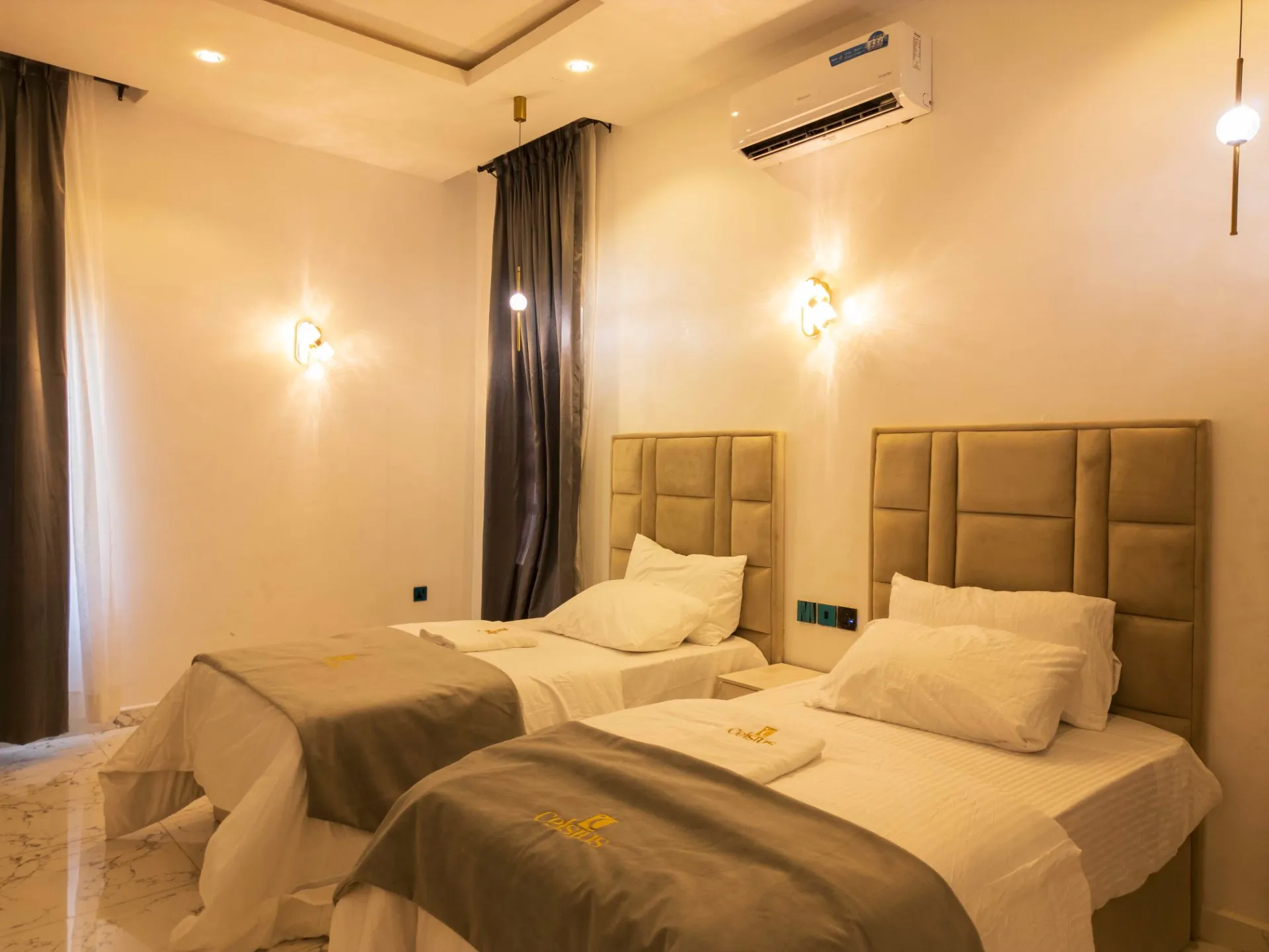 Luxury 4-bedroom Duplex property photo