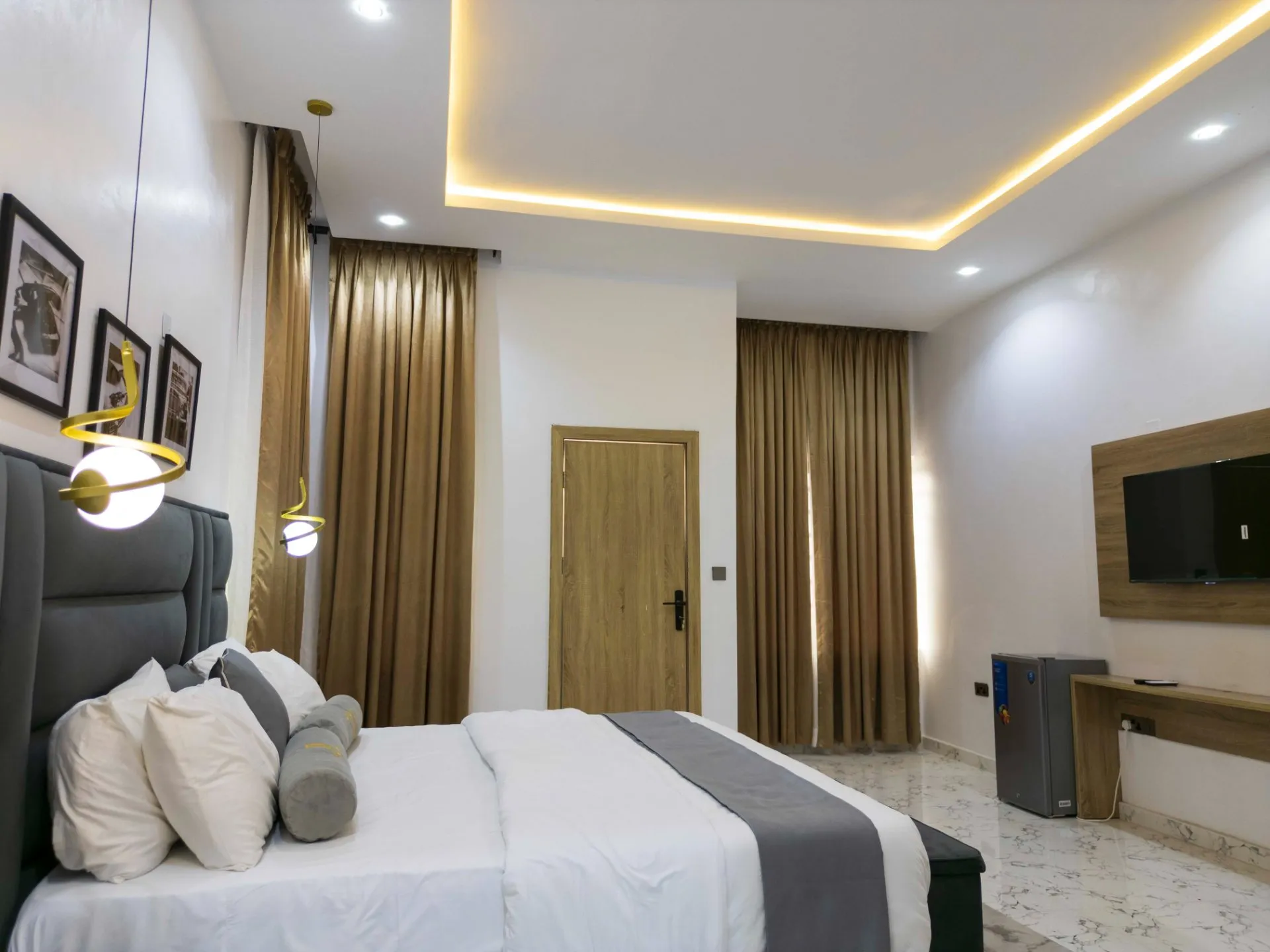 Exquisite Three-Bedroom Apartment property photo